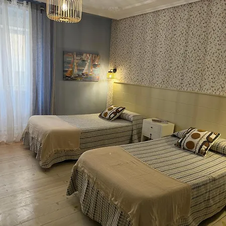 Hostal Boutique Puerta Del Sol Torrelavega Exterior photo