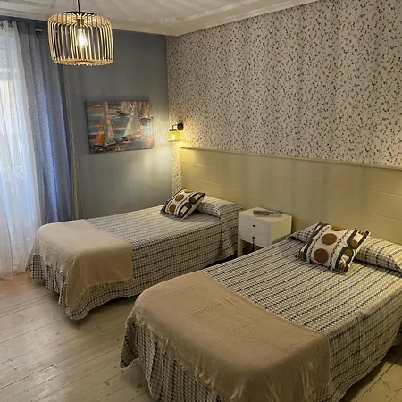 Hostal Boutique Puerta Del Sol Torrelavega Exterior photo