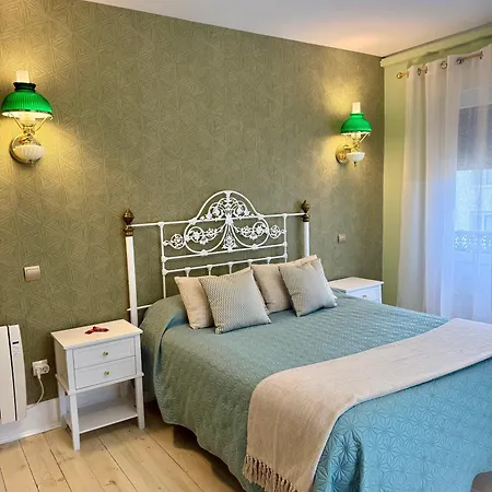 Hostal Boutique Puerta Del Sol Torrelavega Exterior photo